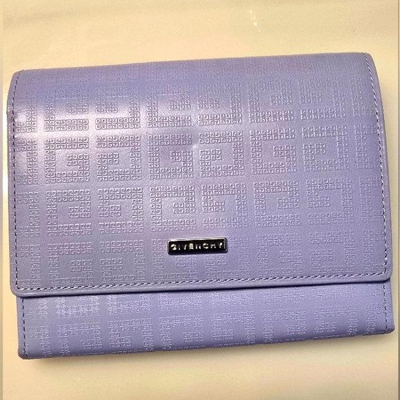 Givenchy Light Purple Women's Wallet - Picture 1 of 6